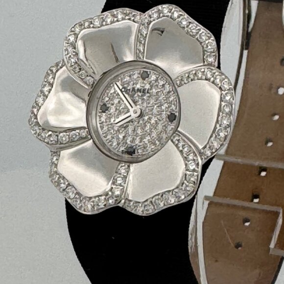 Authentic CHANEL Camelia Diamond Collection Ladies Watch H1190 - Picture 3 of 9